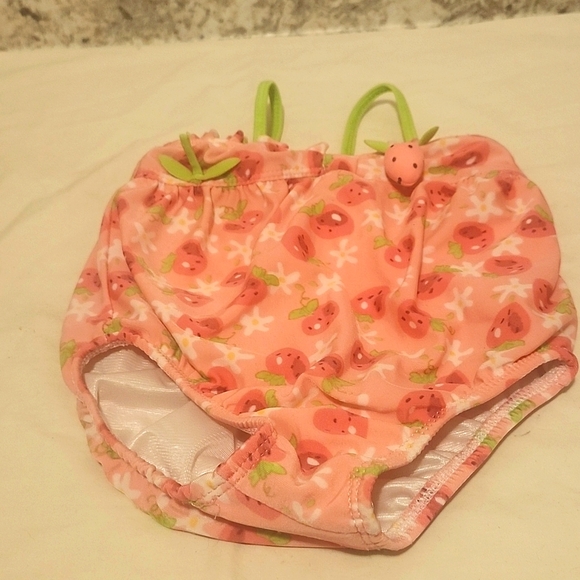 Baby Buns Inc girls swimsuit. Box 5 - Picture 1 of 4